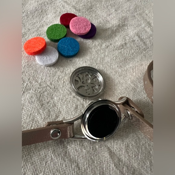 Romanda Essential Oil Bracelet. NIB - Picture 3 of 12